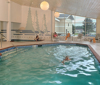 גרנד מרייס Spruceglen Inn מראה חיצוני תמונה